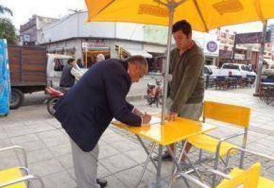 Firmas por el Cementerio: 