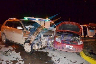 Dos conductores heridos en violento choque en ruta 3 y Schweitzer