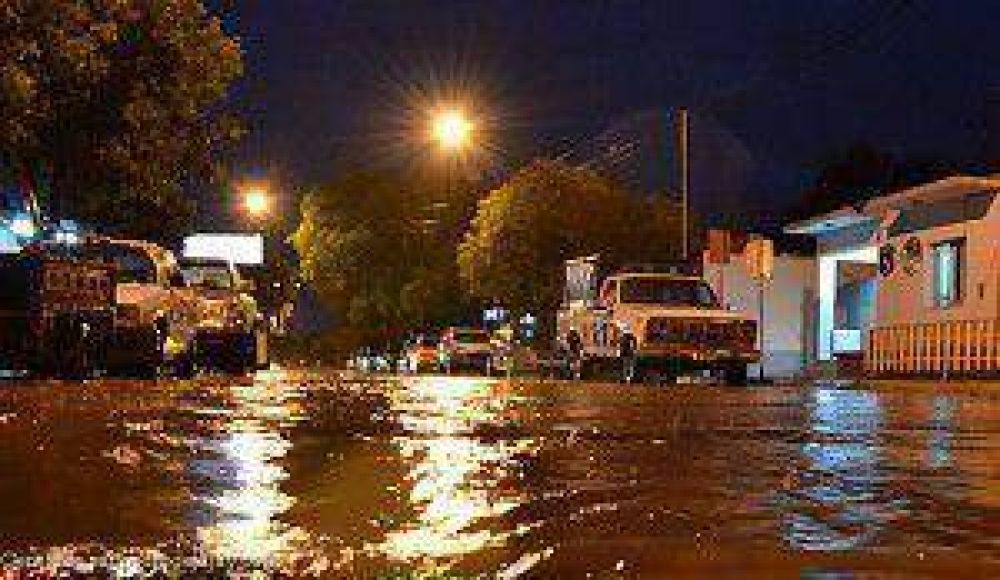 Inundaciones en San Pedro de Jujuy: concejal denuncia que en la localidad existe una enorme falta de obras p�blicas