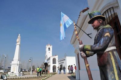 Ediles cercan a Orellana y le restringen el uso de los fondos