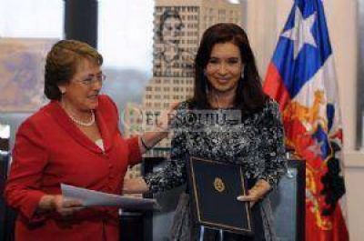 Luc�a junto a Cristina Kirchner y Michelle Bachelet