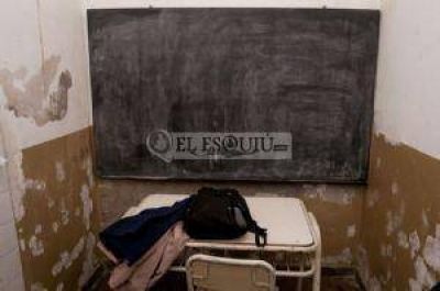 La comunidad de la Escuela de Sordos pidi� volver a su edificio tradicional