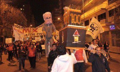 Hogar Clase Media Mix organiz� un Gran Tortazo en su marcha N� 100