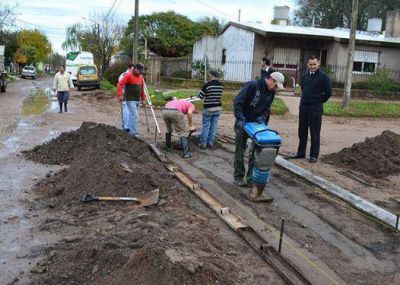 Calle Santa Cruz: iniciaron trabajos de badenes
