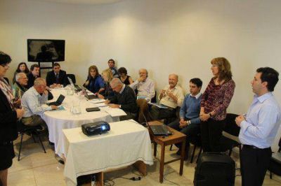 Gast�n Hissa: �Para la erradicaci�n del Chagas � Mazza se trabaja de manera interministerial�