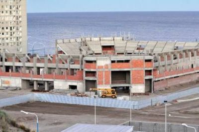 Di Pierro dice que el Estadio Centenario ser� inaugurado en Agosto de 2015