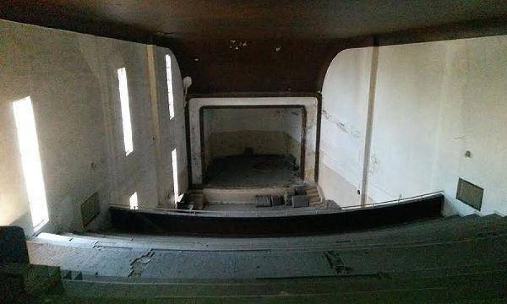 Proponen declarar patrimonio hist�rico un teatro escolar de San Isidro