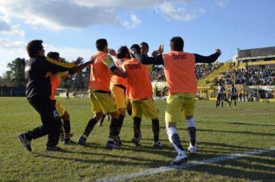 Flandria gan� y mantiene las esperanzas de conservar la categor�a