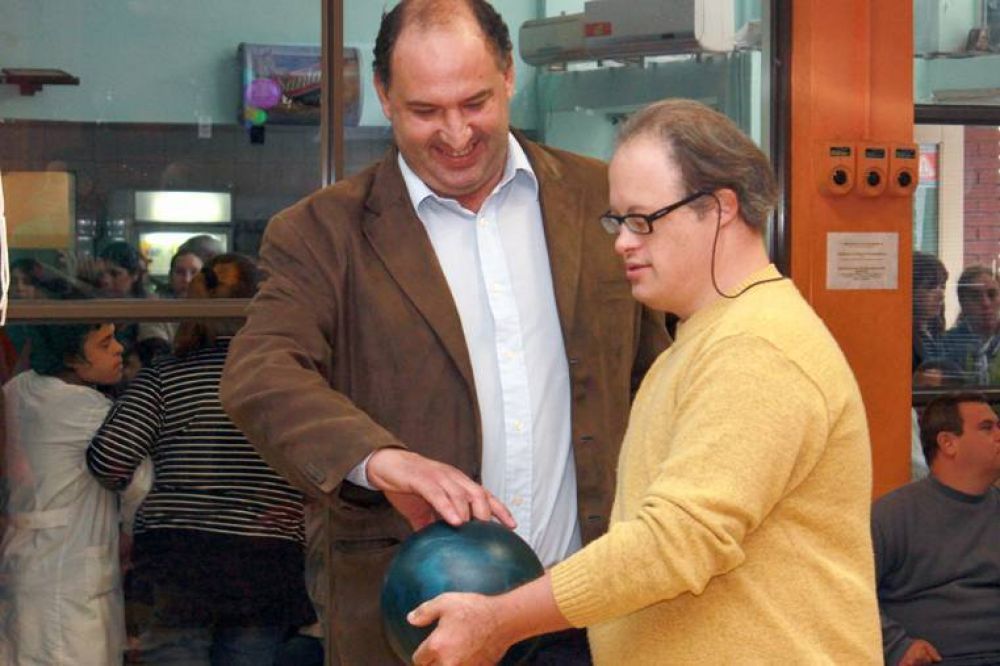 Por octavo a�o se puso en marcha �Bowling, una experiencia que rueda�