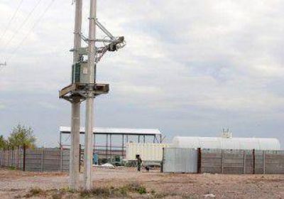 98 empresas a�n esperan por la luz en Centenario 