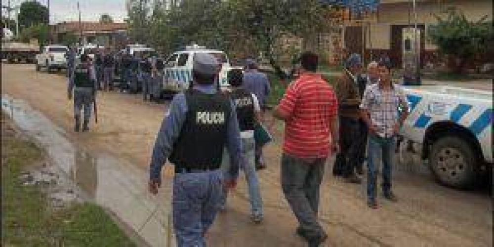 La Polic�a aprehendi� a cuatro personas al tiempo que secuestr� armas y drogas