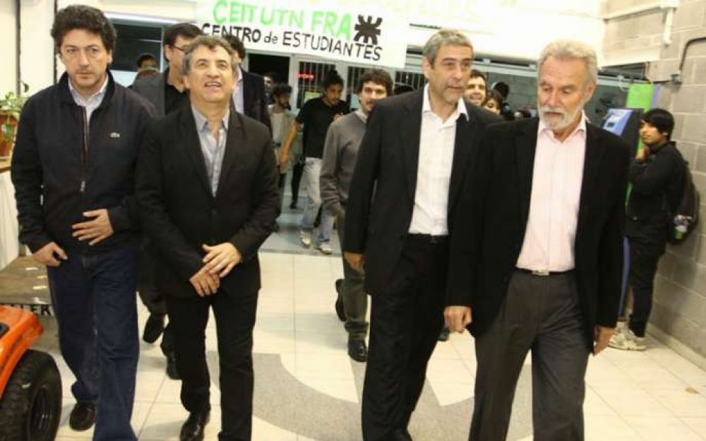 Urribarri sigue recorriendo la provincia de Buenos Aires