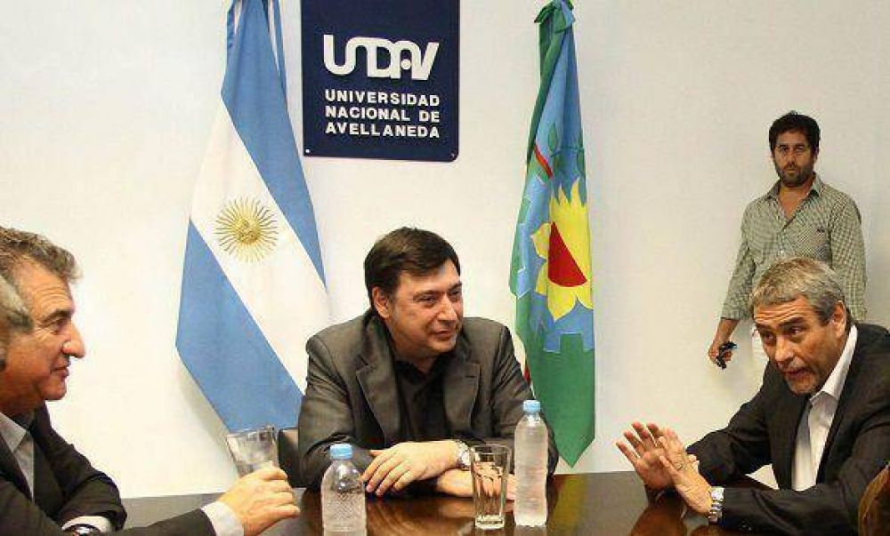 UNDAV: Urribarri brind� una charla