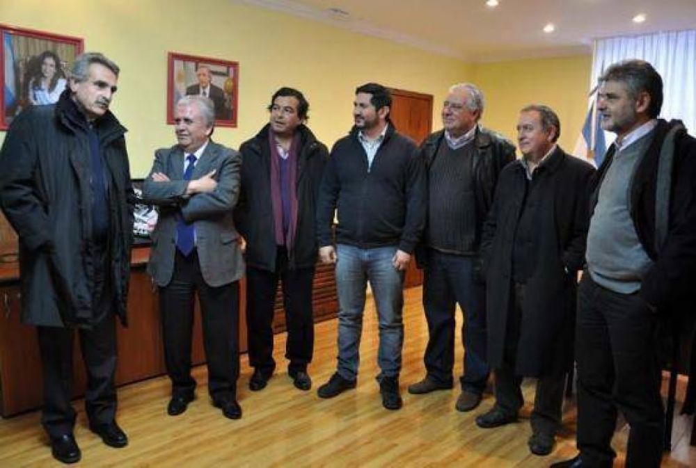 Cant�n recibi� a Rossi y Filmus