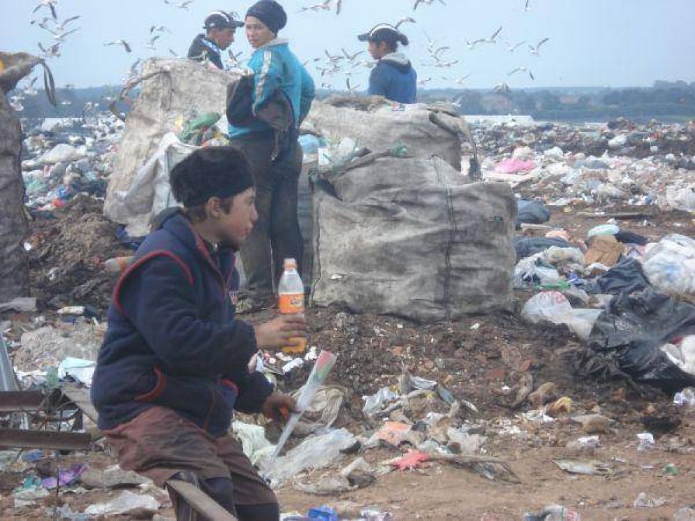 �El predio de residuos sigue siendo un espacio ocupado por muchos ni�os�