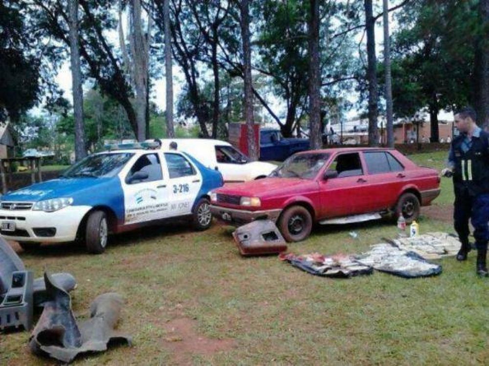 Hallaron casi 35 kilos de marihuana en un auto abandonado
