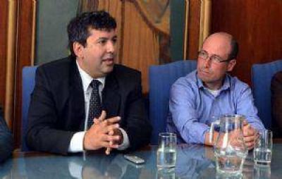 Cuestionamiento al director del ex Cose