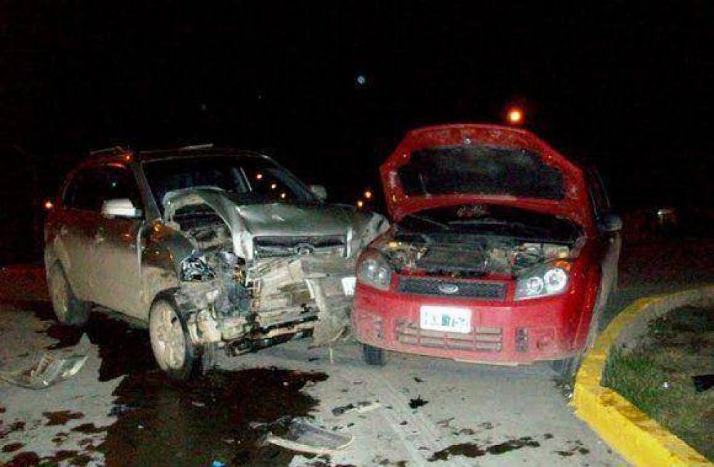 Violento choque sobre la Ruta N�3 dej� una mujer hospitalizada