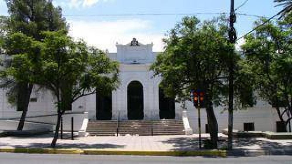 Docentes universitarios van al paro y cuestionan condiciones de la UNCA