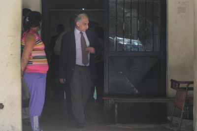 Albaca insiste con jubilarse como fiscal, mientras el Gobierno resuelve su futuro