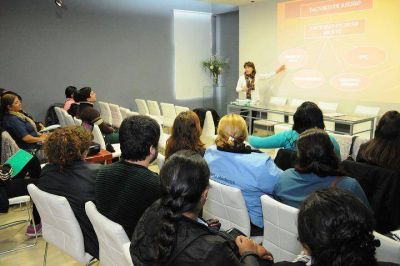 Capacitan al personal de Salud de la Municipalidad de la Capital