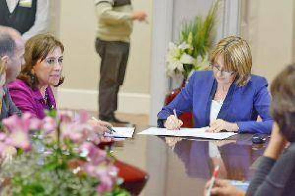 Importante acuerdo firmaron la Unse con la Dra. Gils Carb�