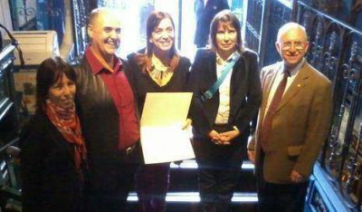La Legislatura destaca a La Botica del �ngel