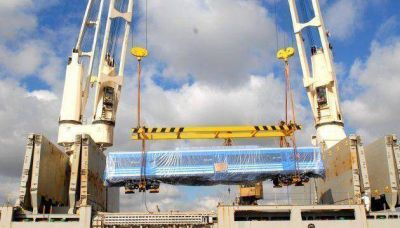 En medio del conflicto, llegaron nuevos trenes para el Sarmiento