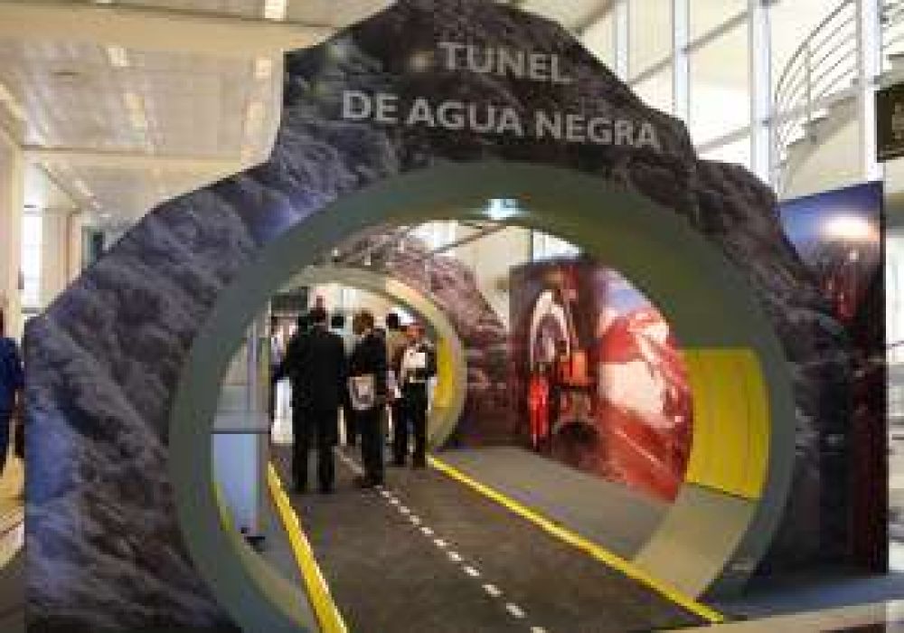 T�nel: quedan 18 consorcios, con firmas de pa�ses fuertes