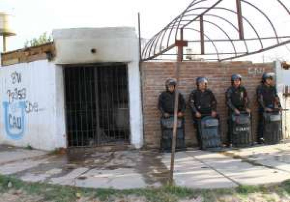 Crimen del menor: queman la casa de un sospechoso