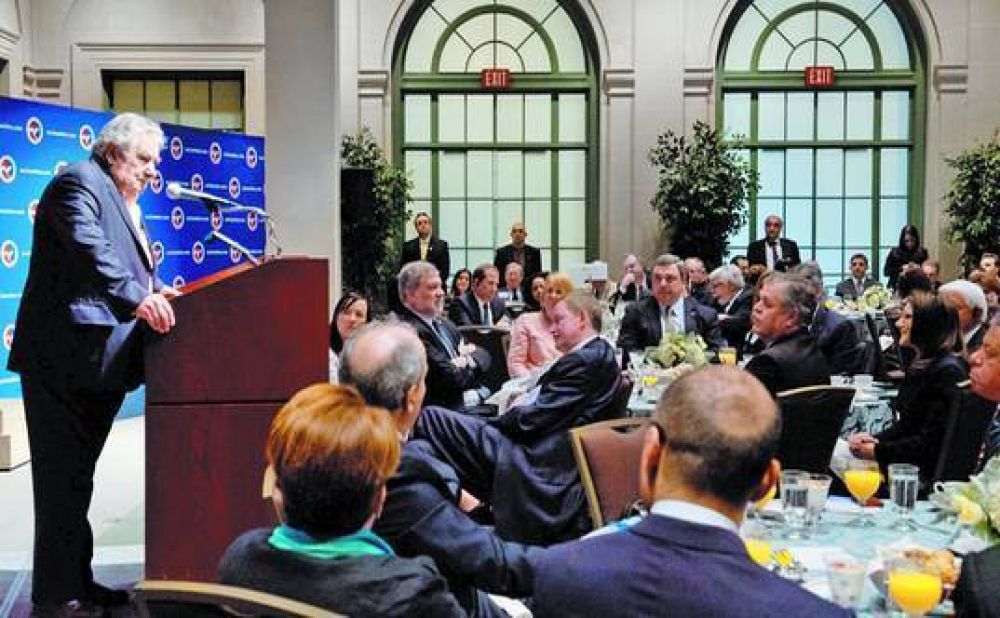 En Uruguay �no somos corruptos, no coimeamos a empresarios�