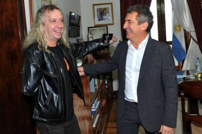 Urribarri recibi� a los humoristas Diego Capusotto y Pedro Saborido