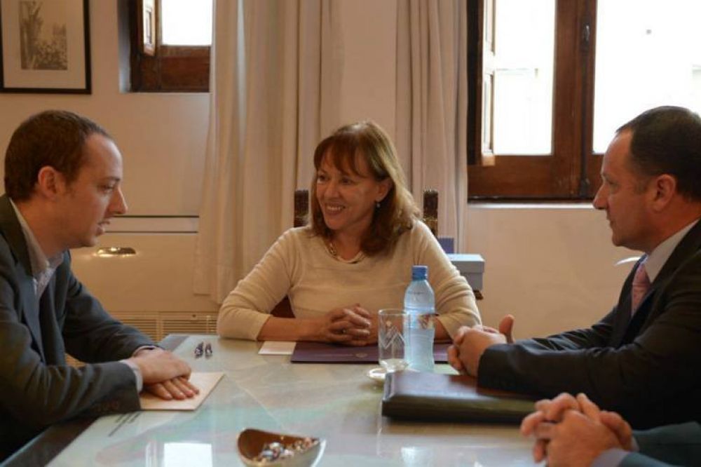 Internos har�n zapatos para la Municipalidad