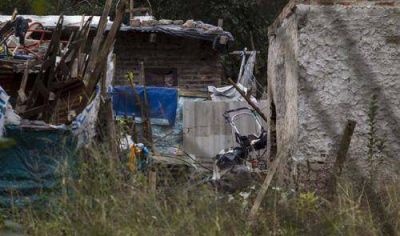 Incendio en Merlo: hallan restos de una botella con combustible