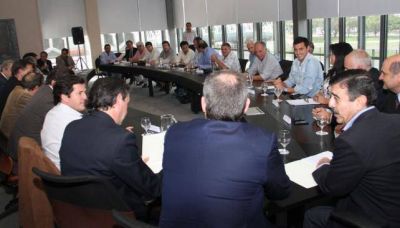 La devaluaci�n empuj� la deuda provincial a casi $ 15.000 millones
