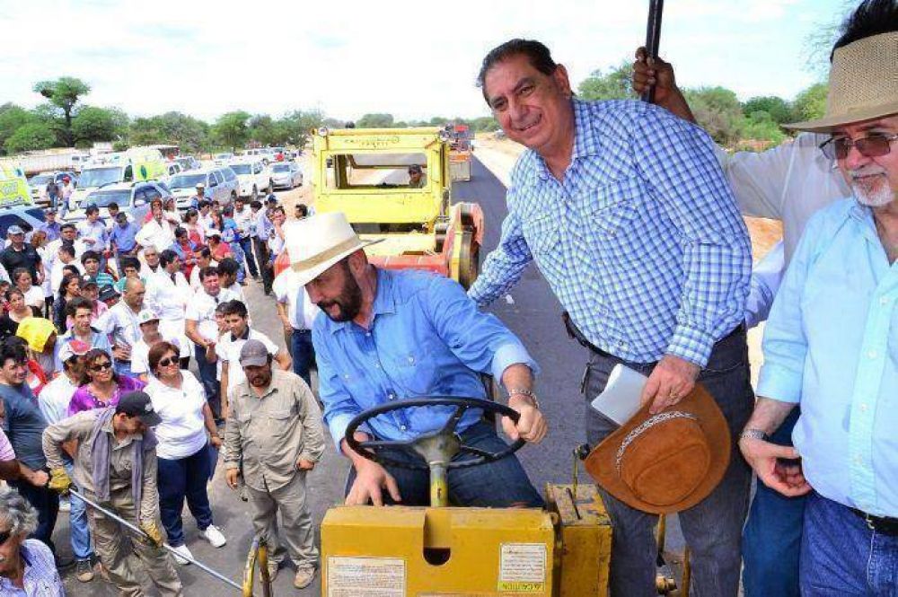 Jofr� confirm� que el asfalto de la ruta 86 lleg� a Guadalcazar