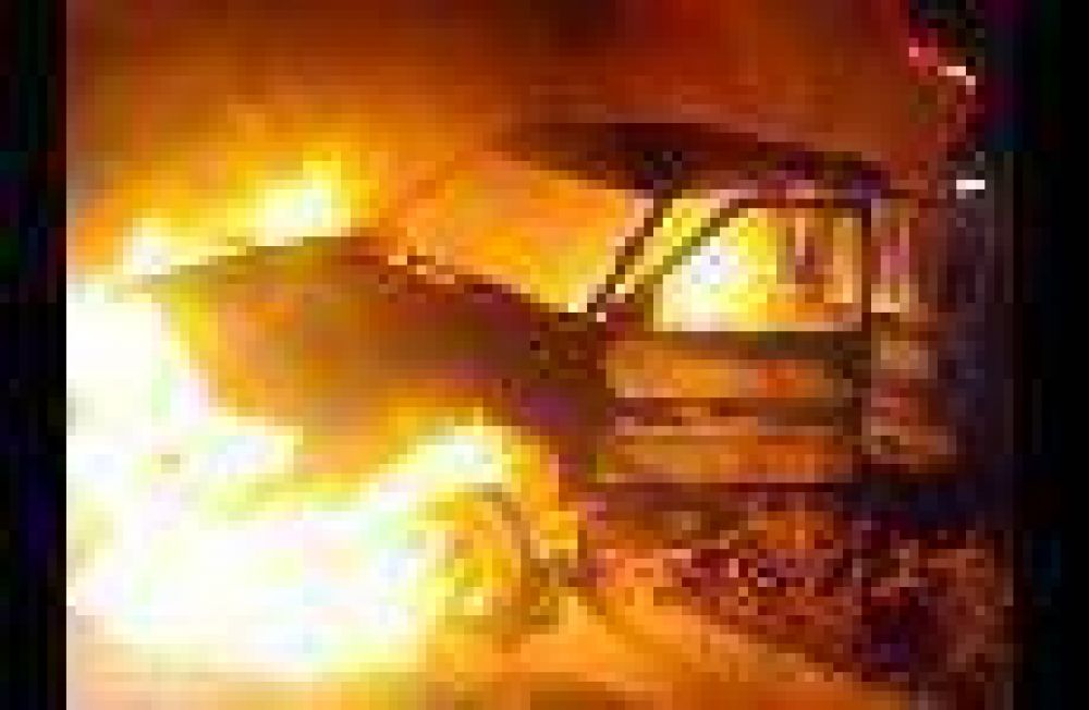Delincuentes intentaron arrancar un cajero autom�tico de una estaci�n de servicio enganchado a una camioneta