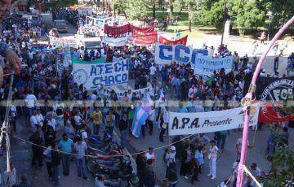 Gremios y movimientos presentaron su petitorio al gobierno y preparan una marcha provincial