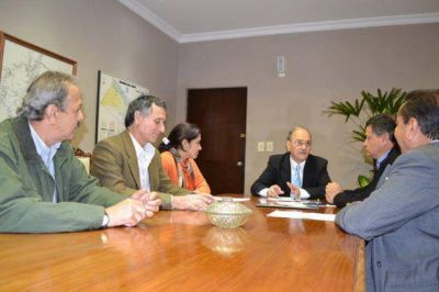 Construir�n 606 viviendas para productores, abor�genes y obreros de Uocra