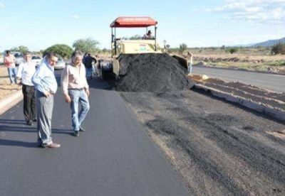 A pesar de la Tasa Vial, Infraestructura de la Provincia seguir� asfaltando en la Capital