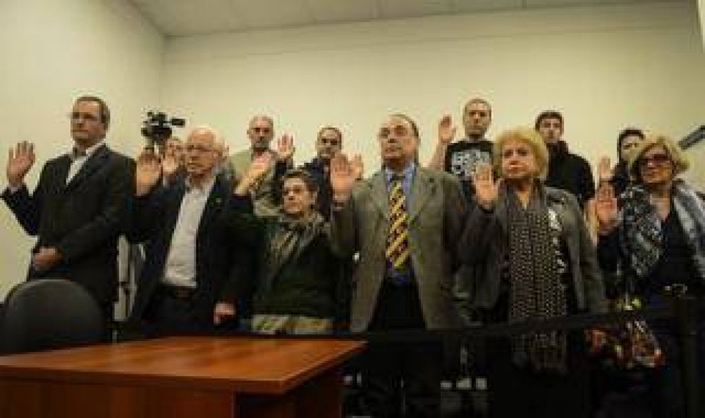 Comienzan a elegir a los ciudadanos para ser jurados en juicios