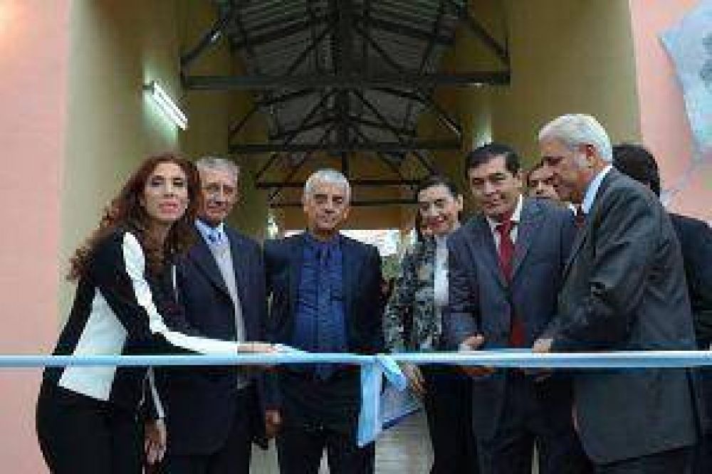 Claudia Zamora habilit� anexo escolar y anunci� plan de viviendas
