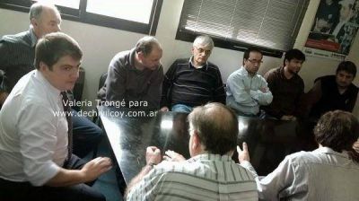 Firma del convenio de reducci�n horaria para operarios de GKN