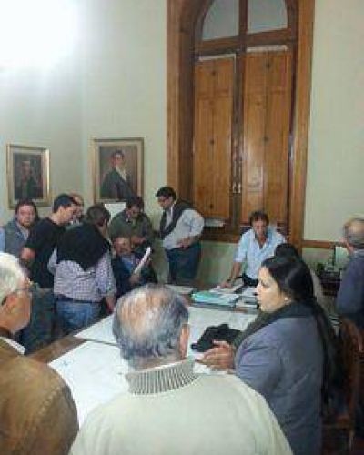 Tras reuni�n con productores se acordaron realizar trabajos por caminos y campos anegados