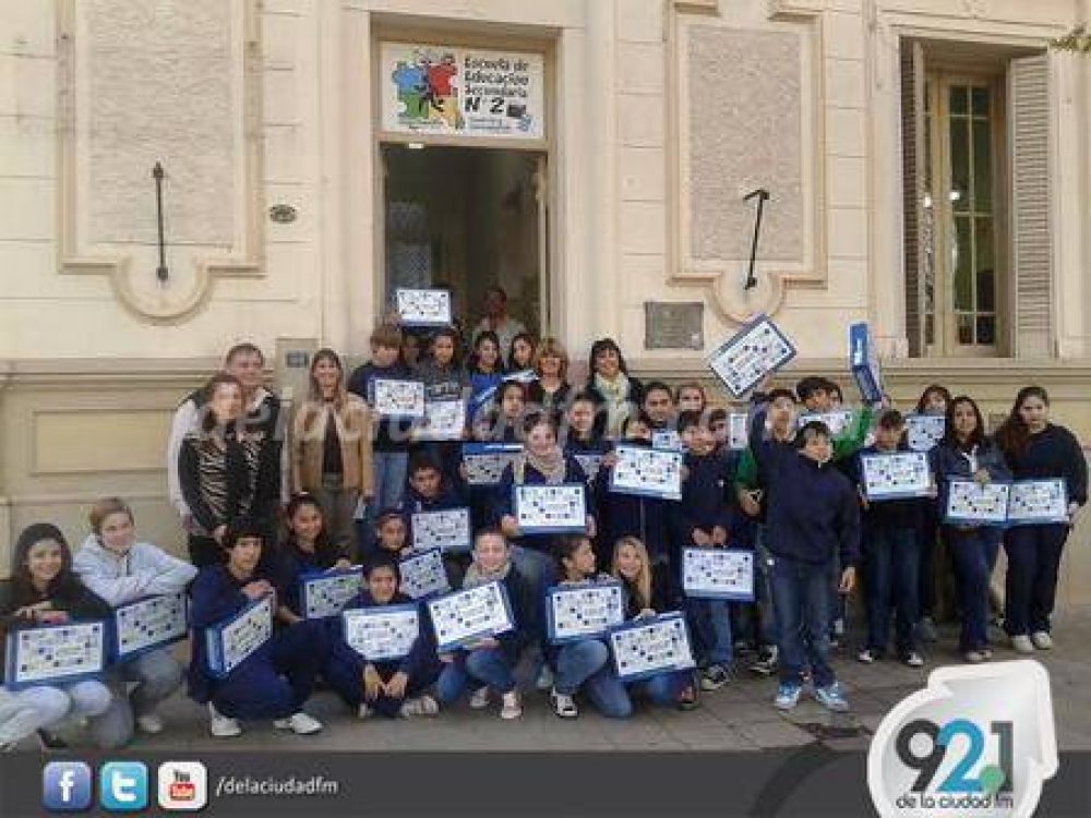 Entregaron netbooks en tres escuelas de Pig��