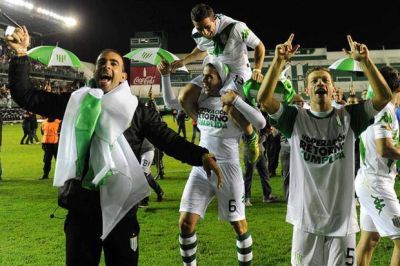 Banfield empat� con Douglas Haig y es otra vez de Primera