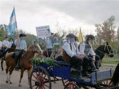 Con una manifestaci�n de fe hicieron actos por San Isidro