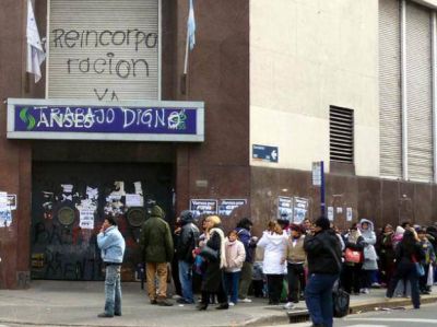 Los trabajadores de Ans�s protestan contra sumarios por supuesta venta de informaci�n