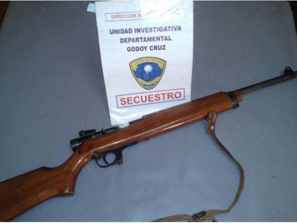 Secuestraron una carabina e investigan si fue usada para matar de 10 disparos a un hombre