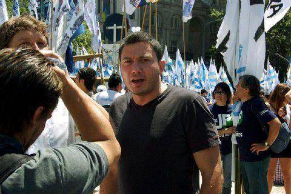 Lamentable: Lo nombraron autoridad de la UNLP, pero no termin� sus estudios